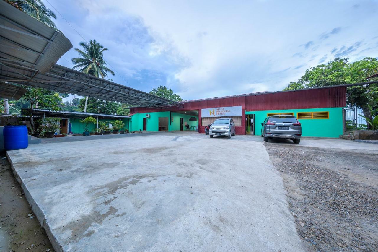 Mega Nasional Seaview Hotel Gunungsitoli Eksteriør bilde